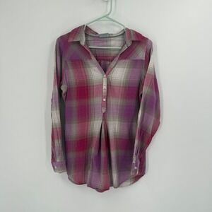 Columbia Womens Shirt Size M 1/4 button down V Neck Plaid Hiking Outdoor